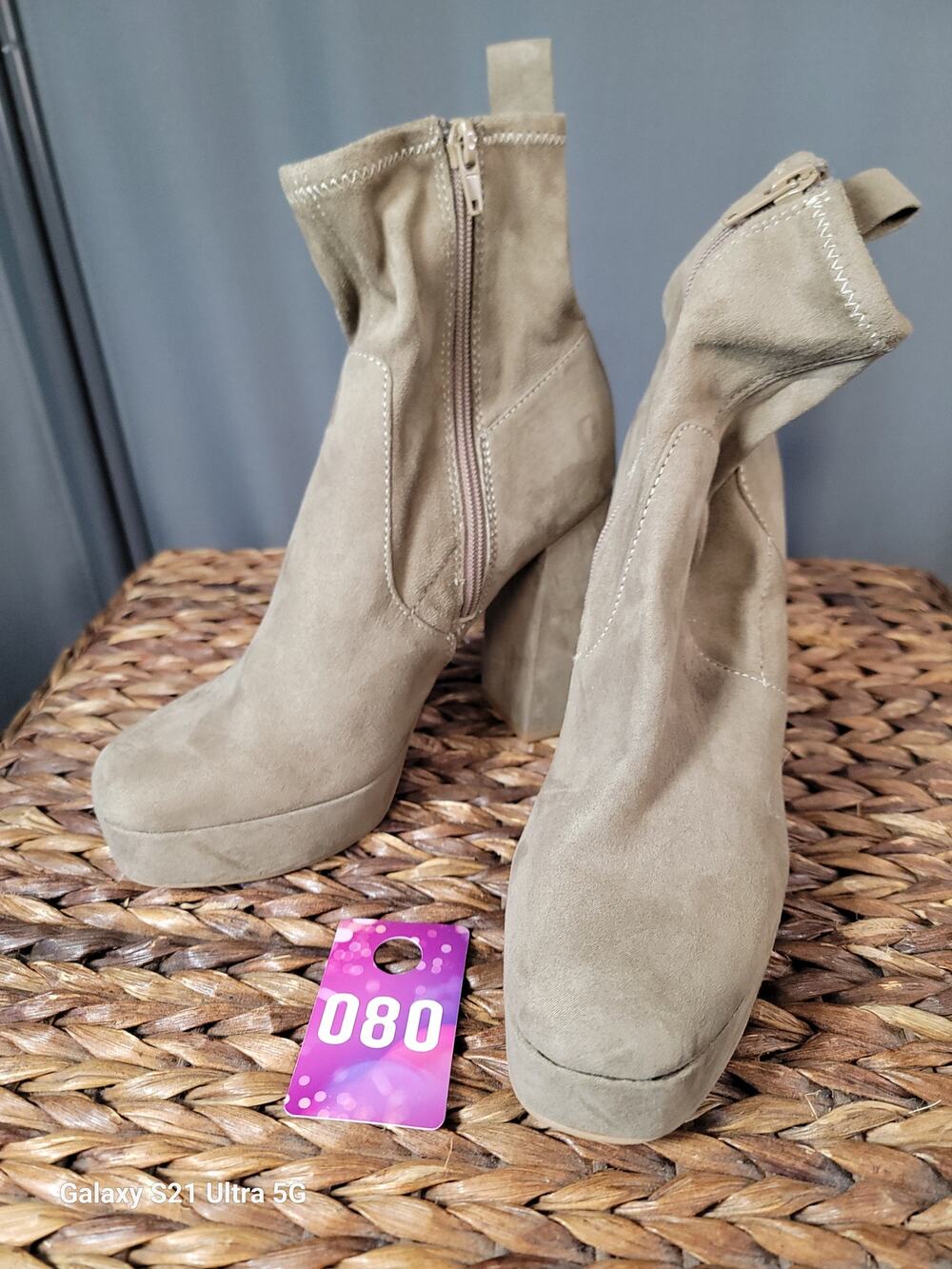 Melrose and Market Emerson Women's 8 M Beige Suede Block Heel Platform Bootie
